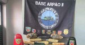 Base Arpão 2: Cão policial localiza mais de 13 quilos de maconha escondidos em mala durante abordagemA droga foi encontrada em embarcação que seguia de Coari para Manaus. Base Arpão 2: Cão policial localiza mais de 13 quilos de maconha escondidos em mala durante abordagem