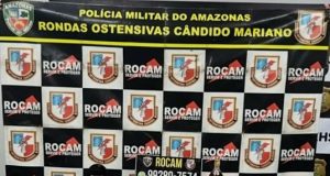 Polícia Militar do Amazonas prende suspeito de sequestrar médico e recupera objetos roubadosO homem, que possui antecedentes criminais por pelo menos três crimes, foi preso em um restaurante. Polícia Militar do Amazonas prende suspeito de sequestrar médico e recupera objetos roubados