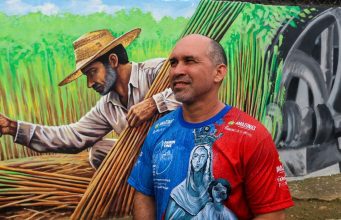 Em Parintins, artistas transformam muros em memória viva com histórias, valorização cultural e identidade amazônica Em Parintins, artistas transformam muros em memória viva com histórias, valorização cultural e identidade amazônica