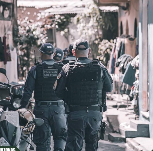 Polícia Militar do Amazonas prende homem após agredir companheira com socos na zona sul de Manaus Polícia Militar do Amazonas prende homem após agredir companheira com socos na zona sul de Manaus