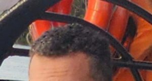 PC-AM divulga imagem de homem procurado por perseguir e ameaçar ex-companheiraAs denúncias podem ser feitas pelo número (92) 98545-0808, disque-denúncia da DECCM centro-sul; 197 e (92) 3667-7575, da PC-AM; ou pelo 181, da SSP-AM. PC-AM divulga imagem de homem procurado por perseguir e ameaçar ex-companheira