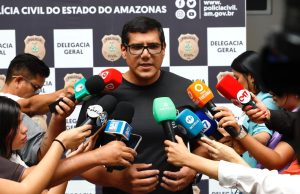 PC-AM prende homem por atrair motoboy para emboscada e executá-lo no bairro CompensaSuspeito teria arquitetado o crime por vingança. PC-AM prende homem por atrair motoboy para emboscada e executá-lo no bairro Compensa