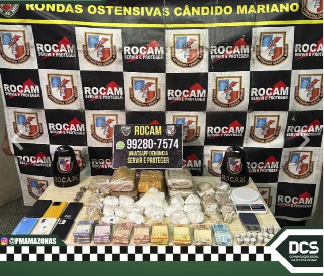 PMAM prende dupla com drogas, R$ 6,5 mil em espécie e balanças de precisão na zona norte de Manaus