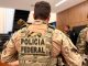 Operação da PF sobre roubo de ouro cumpre mandados em delegacia e condomínios de Manaus