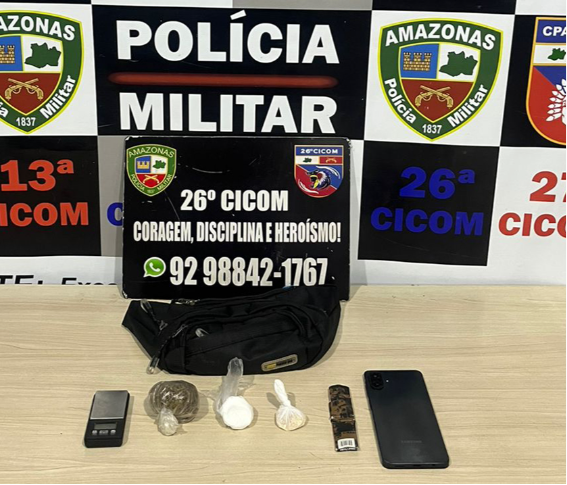 Polícia Militar do Amazonas prende homem de 20 anos com porções de maconha, cocaína e oxi Polícia Militar do Amazonas prende homem de 20 anos com porções de maconha, cocaína e oxi
