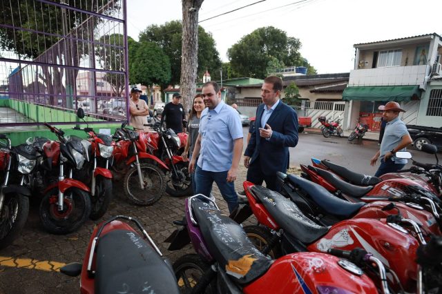 Governador Roberto Cidade participa de devolução de motocicletas recuperadas em operações no interior Governador Roberto Cidade participa de devolução de motocicletas recuperadas em operações no interior