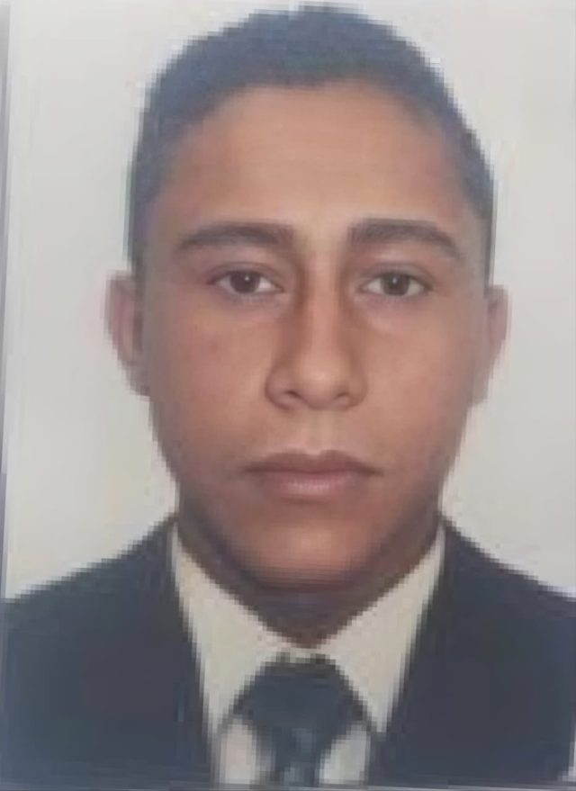 IML busca familiares de Francisco Lucas Rodrigues Souza, nascido no Rio Preto da Eva, tinha 27 anos IML busca familiares de Francisco Lucas Rodrigues Souza, nascido no Rio Preto da Eva, tinha 27 anos