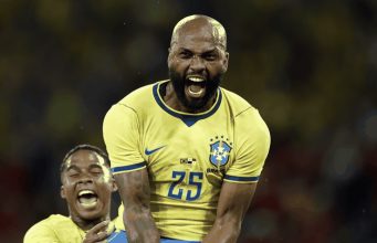 Ancelotti escala 2 times e seleção se despede com goleada sobre Panamá Ancelotti escala 2 times e seleção se despede com goleada sobre Panamá