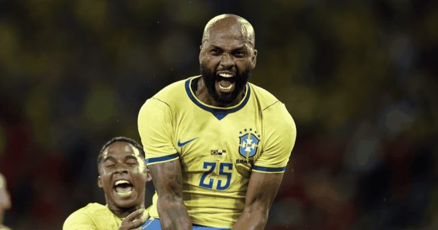 Ancelotti escala 2 times e seleção se despede com goleada sobre Panamá Ancelotti escala 2 times e seleção se despede com goleada sobre Panamá