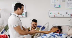 Secretário de Saúde do Amazonas vai para a linha de frente de hospitais, neste domingoNossa missão é salvar vidas, melhorar acesso oportuno a leitos e o acolhimento do paciente na rede hospitalar. Secretário de Saúde do Amazonas vai para a linha de frente de hospitais, neste domingo