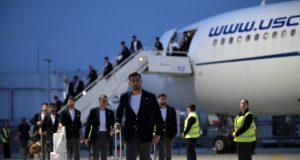 Em meio à guerra com os EUA, Irã chega para a Copa do MundoDelegação precisará entrar e sair de solo estadunidense no mesmo dia. Em meio à guerra com os EUA, Irã chega para a Copa do Mundo