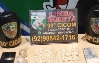 PMAM prende homem com mais de 50 trouxinhas de entorpecentes em terreno baldio na zona leste de Manaus PMAM prende homem com mais de 50 trouxinhas de entorpecentes em terreno baldio na zona leste de Manaus