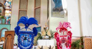 Festival de Parintins 2026: Missa tradicional reúne Caprichoso e Garantido em momento de união antes da disputa na arenaMissa em Ação de Graças reforça devoção e identidade cultural dos bois de Parintins. Festival de Parintins 2026: Missa tradicional reúne Caprichoso e Garantido em momento de união antes da disputa na arena