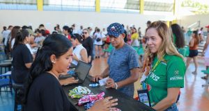 Festival de Parintins 2026: Governo do Amazonas inicia troca de alimentos por pulseiras para a Festa dos VisitantesMoradores, visitantes da ilha e pessoas que realizaram reserva on-line já podem garantir acesso ao evento mediante a doação de alimentos. Festival de Parintins 2026: Governo do Amazonas inicia troca de alimentos por pulseiras para a Festa dos Visitantes