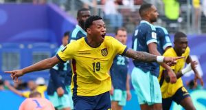 Equador vence Alemanha de virada e carimba vaga no mata-mata da CopaSul-americanos ganham por 2 a 1 e avançam em 3º lugar do Grupo E. Equador vence Alemanha de virada e carimba vaga no mata-mata da Copa