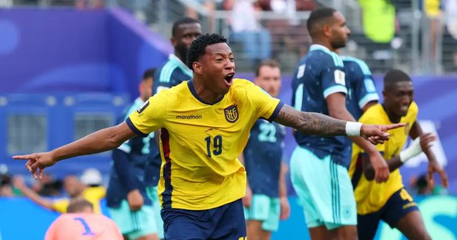 Equador vence Alemanha de virada e carimba vaga no mata-mata da Copa