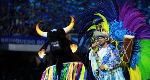 Festival de Parintins 2026: Boi Caprichoso encerra apresentações destacando cultura, memória e tradições da Região NorteNa última noite, bumbá azul apresentou o tema “O Brinquedo da resistência canta: Norte Brasil – Chão de Bravos", reunindo lendas, figuras tradicionais, ritual indígena e o Auto do Boi. Festival de Parintins 2026: Boi Caprichoso encerra apresentações destacando cultura, memória e tradições da Região Norte