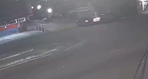 Duas pessoas morrem em acidente envolvendo viatura da Rocam na Zona Leste de Manaus; vídeo mostra colisãoImagens de câmeras de segurança registraram o momento do impacto na Avenida Autaz Mirim; Polícia Militar abriu investigação interna sobre o caso. Duas pessoas morrem em acidente envolvendo viatura da Rocam na Zona Leste de Manaus; vídeo mostra colisão