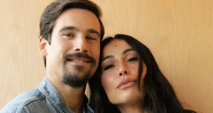 Casal Sabrina Sato e Nicolas Prattes anuncia sexo do primeiro filho juntos; veja o vídeoCasal celebrou a chegada do primeiro filho juntos em evento íntimo com familiares e participação especial da filha de Sabrina, Zoe. Casal Sabrina Sato e Nicolas Prattes anuncia sexo do primeiro filho juntos