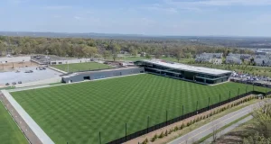 Seleção terá primeiro treino nos EUA menos de 24 horas após embarque Seleção terá primeiro treino nos EUA menos de 24 horas após embarque