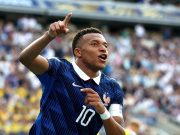 Com dois gols de Mbappé, França despacha Suécia e avança às oitavas Com dois gols de Mbappé, França despacha Suécia e avança às oitavas