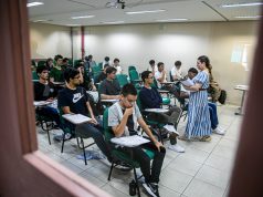 Com mais de 4,4 mil vagas, UEA lança editais do Vestibular e SIS e anuncia curso inédito de Medicina Veterinária em Presidente Figueiredo Com mais de 4,4 mil vagas, UEA lança editais do Vestibular e SIS e anuncia curso inédito de Medicina Veterinária em Presidente Figueiredo
