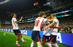 Com um a menos, Inglaterra derruba México no Azteca e segue na CopaCampeões de 1966 vão encarar a Noruega, algoz brasileira, nas quartas. Com um a menos, Inglaterra derruba México no Azteca e segue na Copa