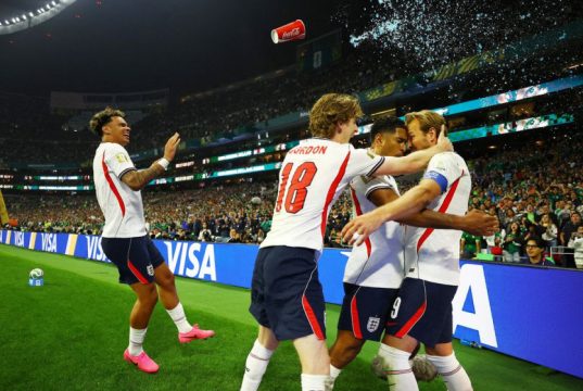 Com um a menos, Inglaterra derruba México no Azteca e segue na Copa Com um a menos, Inglaterra derruba México no Azteca e segue na Copa