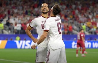 Espanha bate Portugal em possível adeus de Cristiano Ronaldo às Copas Espanha bate Portugal em possível adeus de Cristiano Ronaldo às Copas