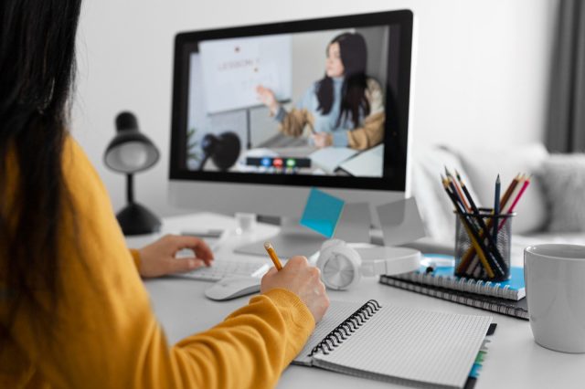 CIEE oferece 53 cursos gratuitos com certificado durante as férias de julho; saiba como participar CIEE oferece 53 cursos gratuitos com certificado durante as férias de julho; saiba como participar