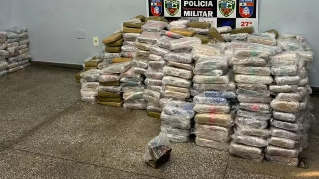 PM apreende 774 tabletes de skunk em imóvel na Zona Norte de Manaus PM apreende 774 tabletes de skunk em imóvel na Zona Norte de Manaus