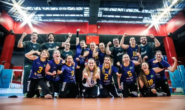 Brasil vence anfitriã China e vai à final do Mundial de vôlei sentado Brasil vence anfitriã China e vai à final do Mundial de vôlei sentado