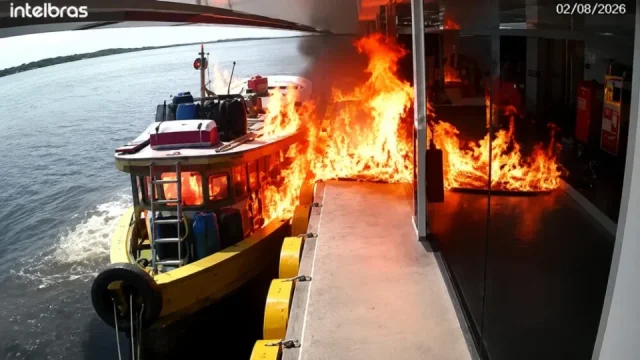 Barco explode durante abastecimento e é destruído por incêndio em Barcelos Barco explode durante abastecimento e é destruído por incêndio em Barcelos