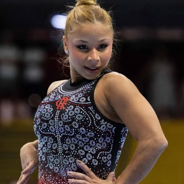 Flávia Saraiva conquista dois ouros e é destaque no Brasileiro de Ginástica Artística